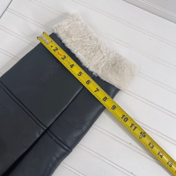 NWT Nasty Gal Women's Faux Fur/vegan leather Black Bomber Jacket Size 24 - Picture 8 of 11